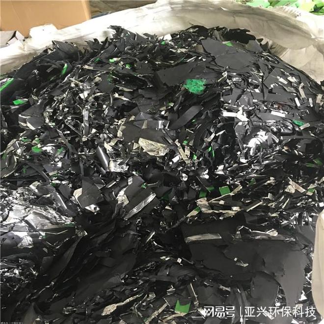 开云APP：废旧锂电池回收处理设备负极片的破碎脱粉工艺(图1)